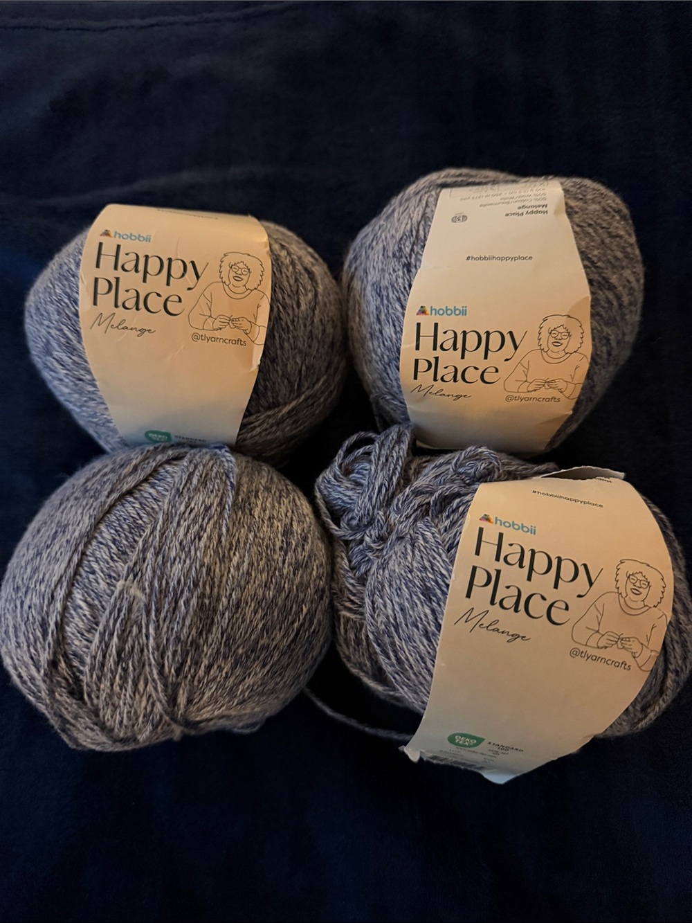 Hobbii Happy Place Melange Yarn - Heathered Gray Skeins